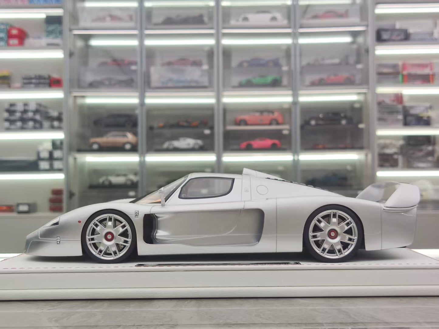 GL 1/18 Maserati MC12 Silver Car Model JS-GL021