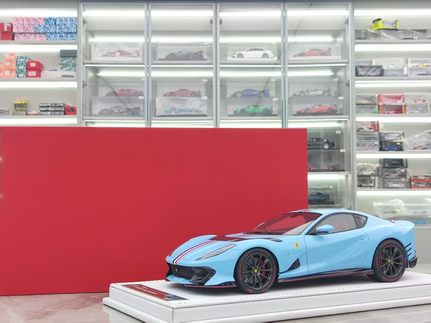 GL 1/18 Ferrari 812 Competizione Resin Model JS-GL027