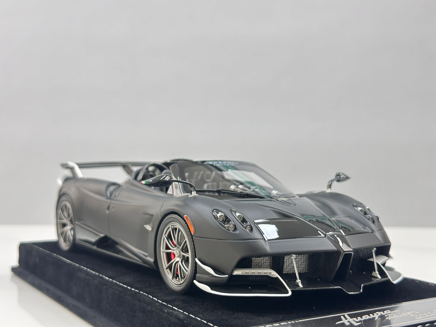 HH Model 1/18 Pagani Huayra Matte Black Carbon HH663