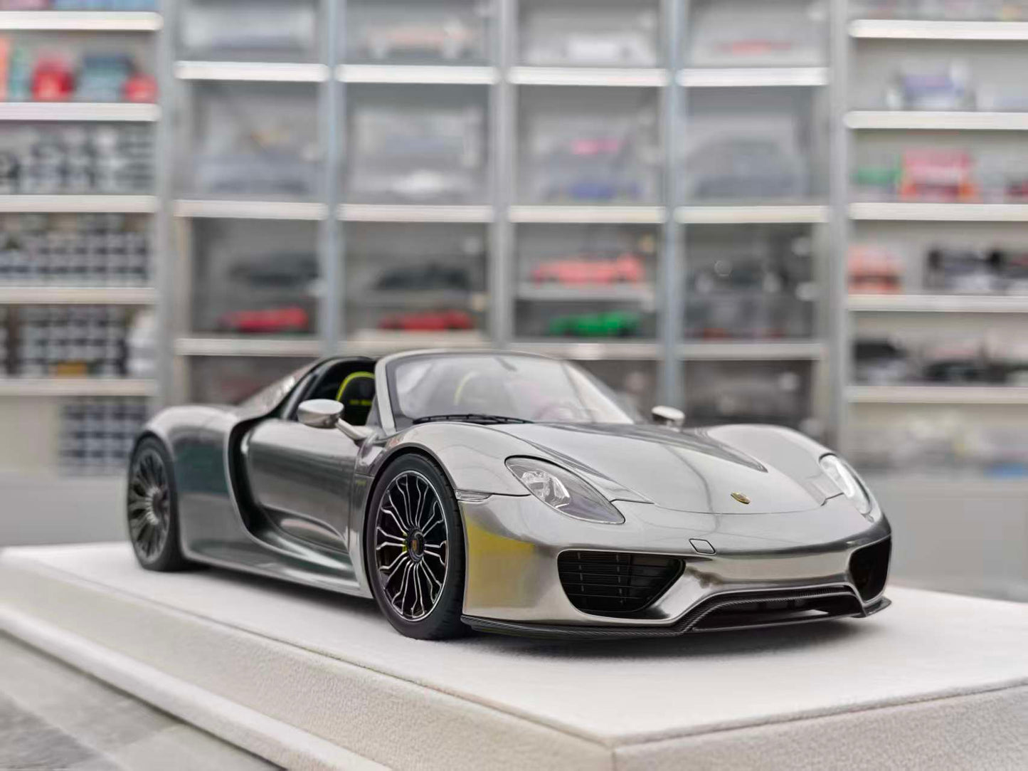 MAKEUP 1/18 Porsche 918 Spyder, Silver, EML045J