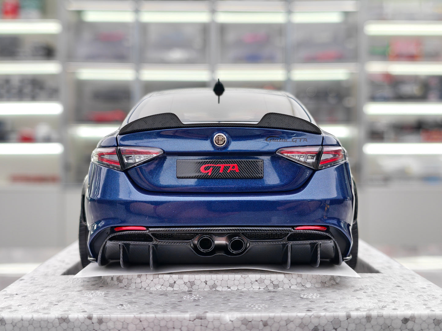 MOTORHELIX 1/18 Alfa Romeo Giulia GTA Monte Carlo Blue MH329