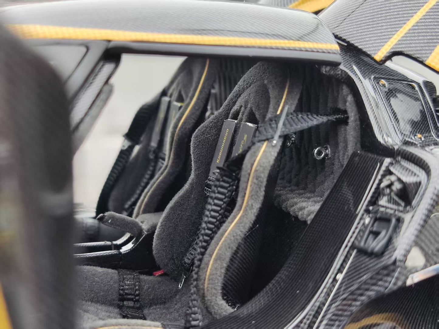 FRONTIART 1/18 Koenigsegg Agera S Hundra 7100 Carbon Gold Resin Full Opening FA187