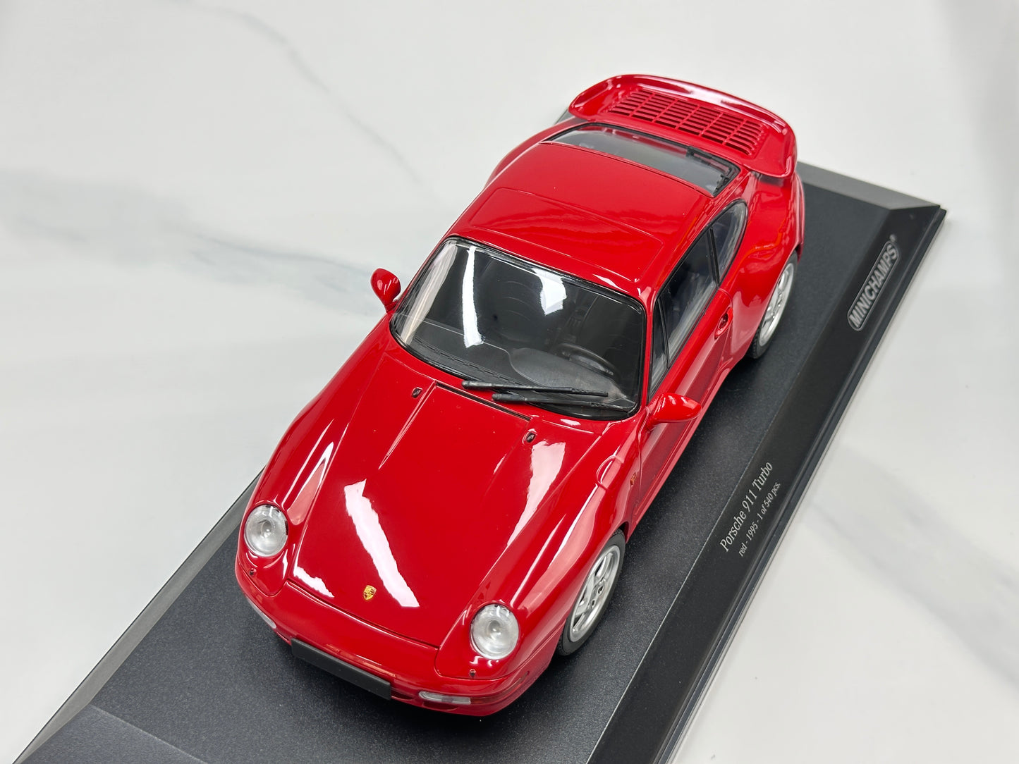 MINICHAMPS 1/18 Porsche 911 (993) Turbo (1995) Red 155061170