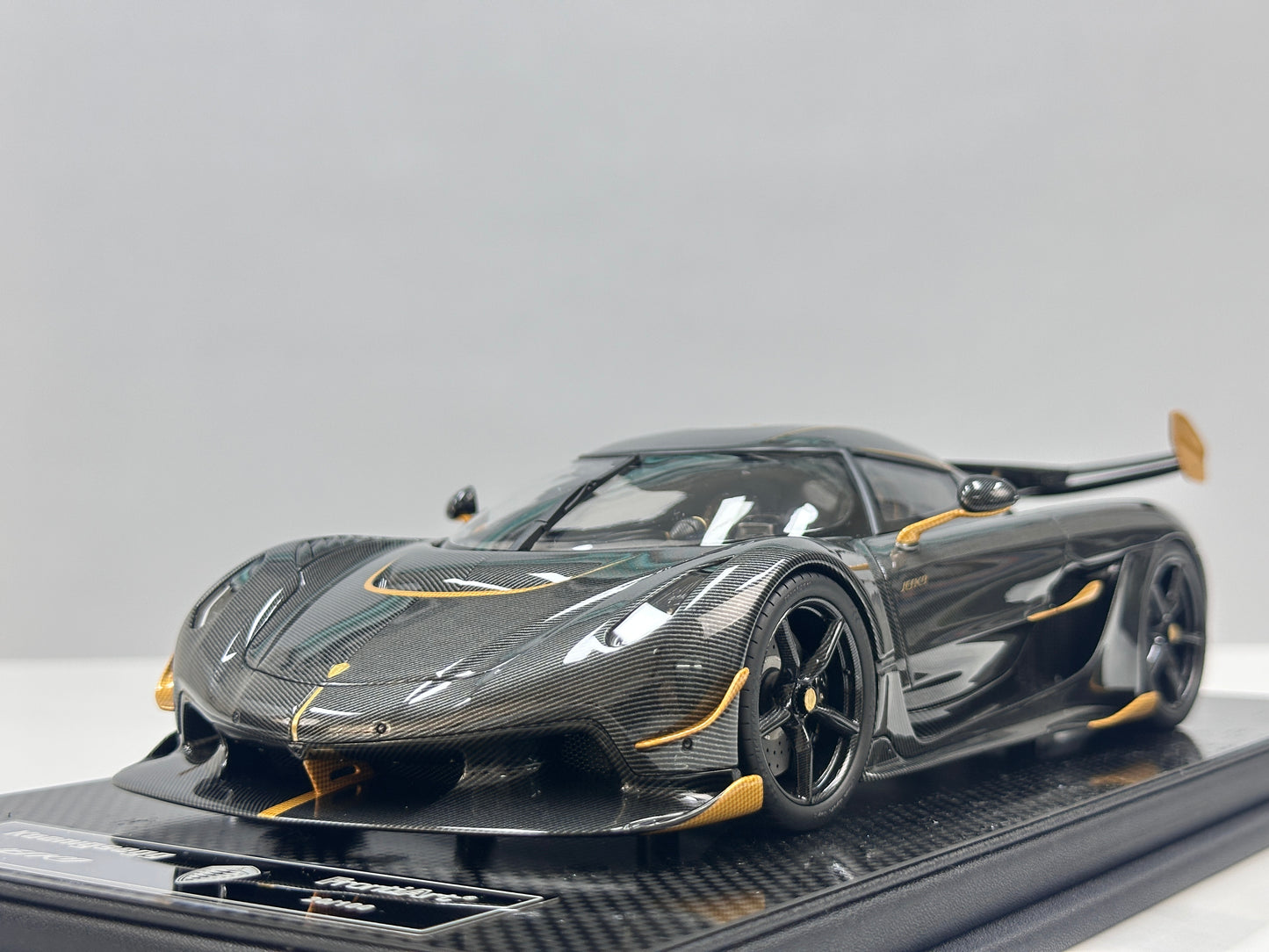 FRONTIART 1/18 Koenigsegg Jesko Carbon Gold FA197