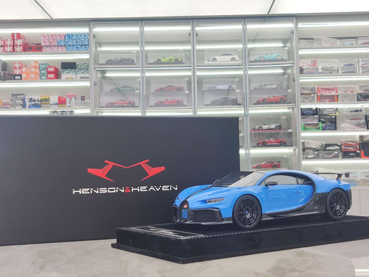 HH Model 1/18 Bugatti Chiron Pur Sport Presentation HH455