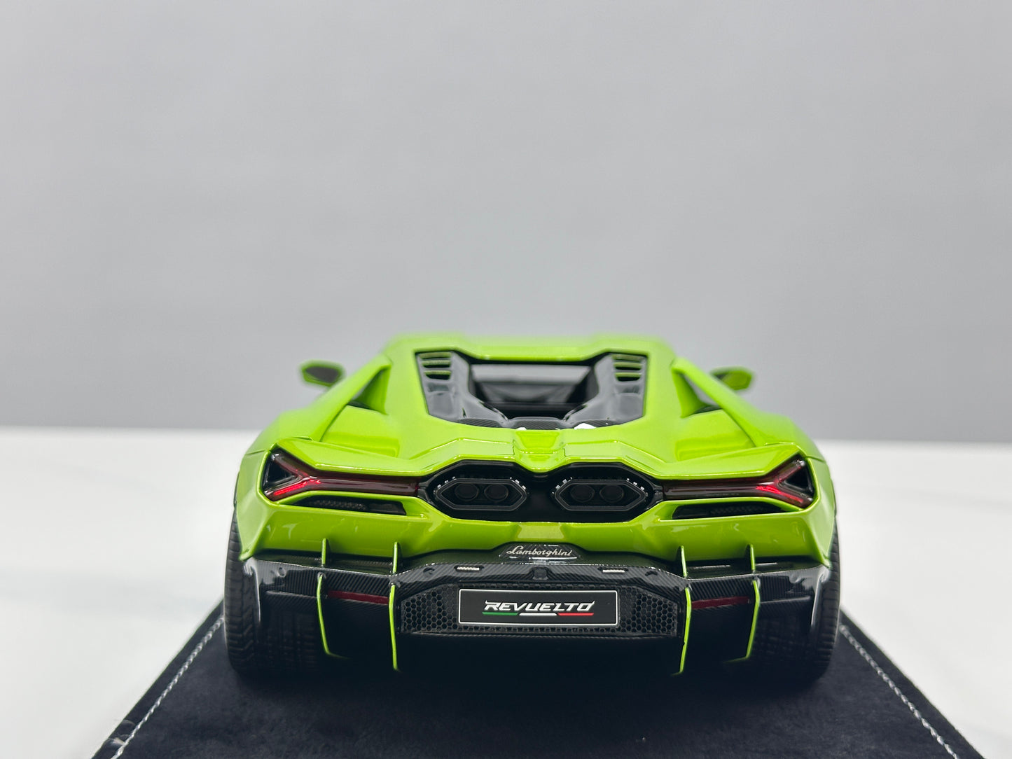 HH Model 1/18 Lamborghini Revuelto Ithaca Green HH615