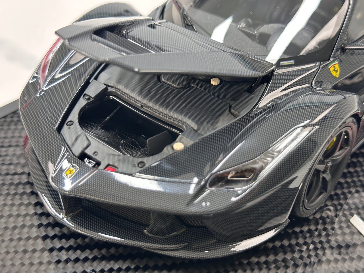BBR 1/18 Ferrari LaFerrari Alloy Full Open Cargo Carbon Fiber Leather Case Version Black BBR182244CH