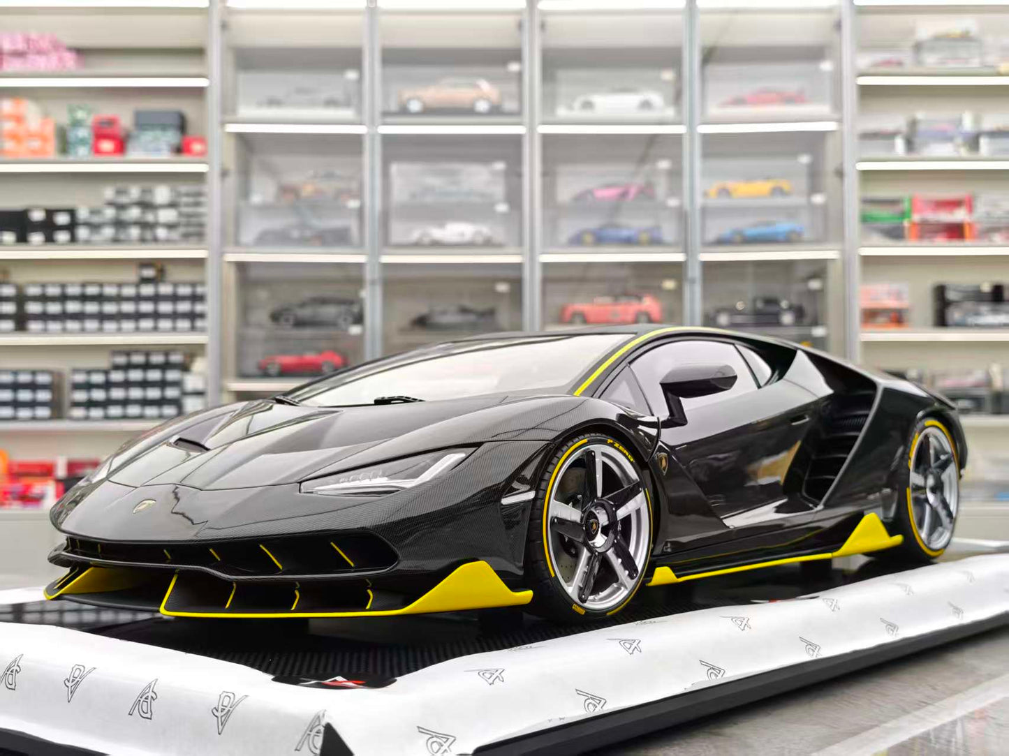 Amalgam 1/8 Lamborghini Centennial Bull M5947