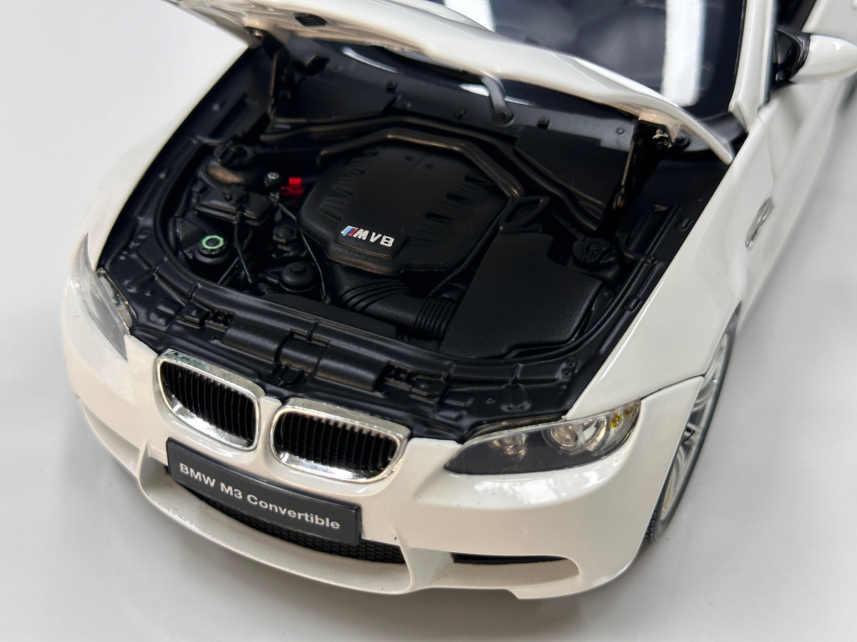 KYOSHO 1/18 BMW M3 Convertible (E93M) – White (08738AW)