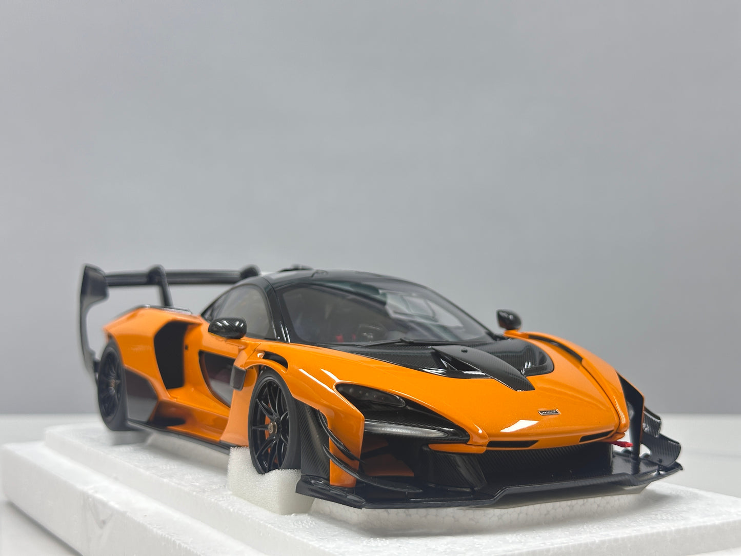 AUTO Art 1/18 McLaren SENNA GTR Orange 81956