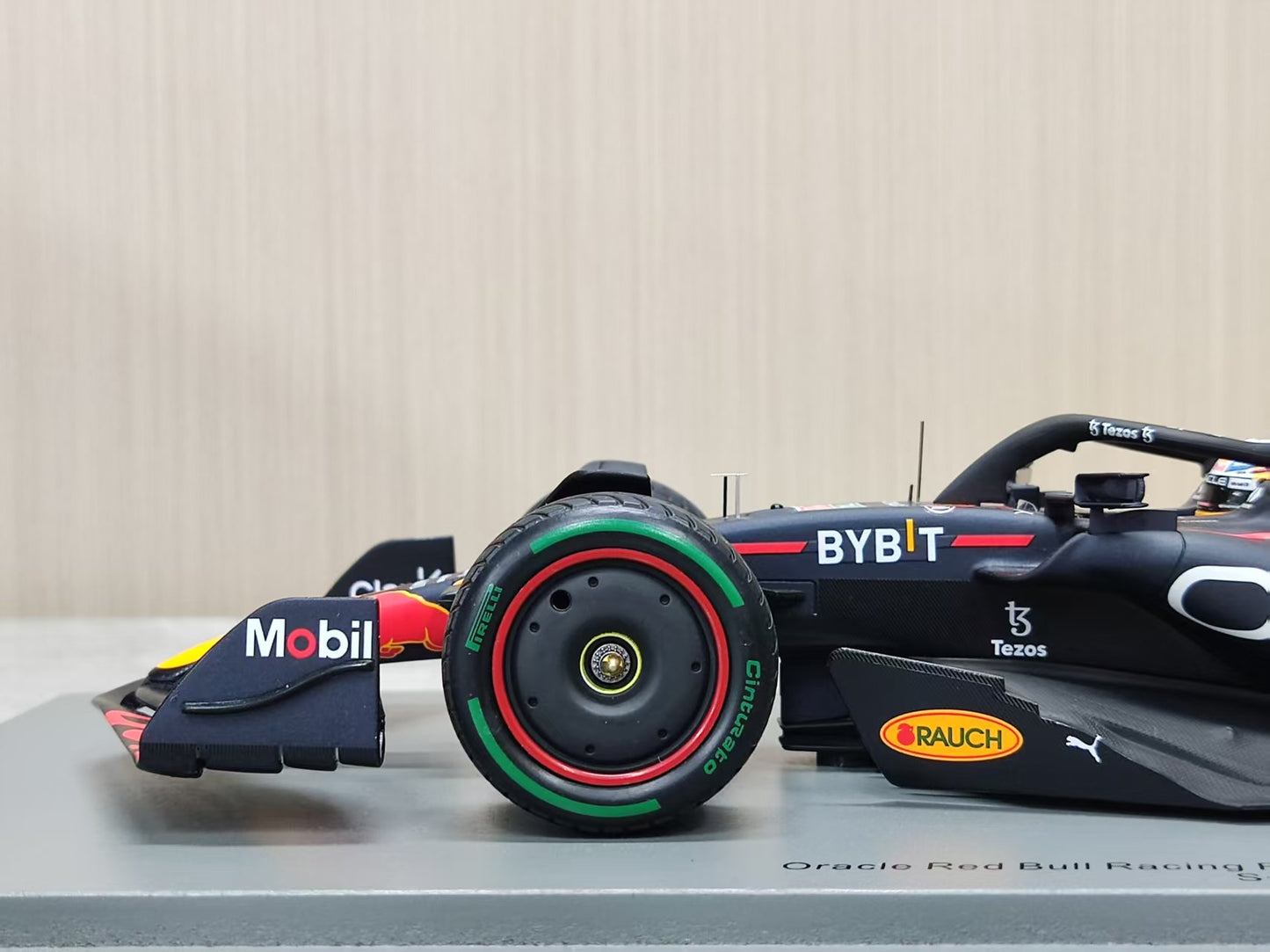 SPARK 1/18 Oracle Red Bull Racing RB18 (18S778)