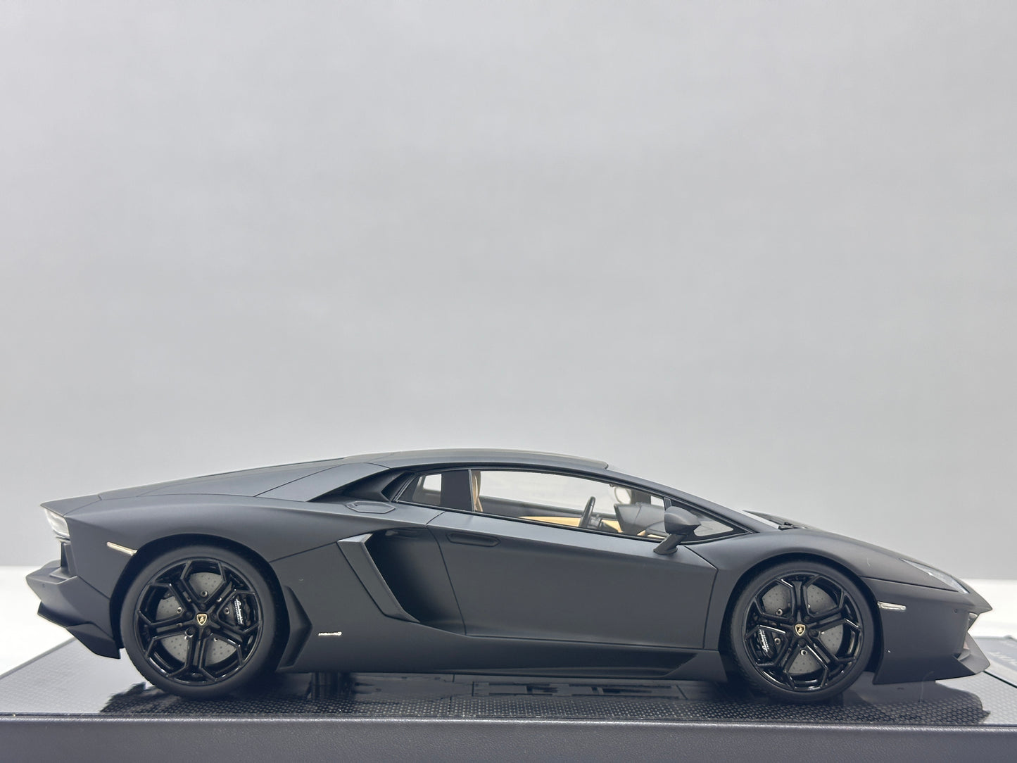 VMB 1/18 Lamborghini Aventador LP700-4 Matte Black VMB066