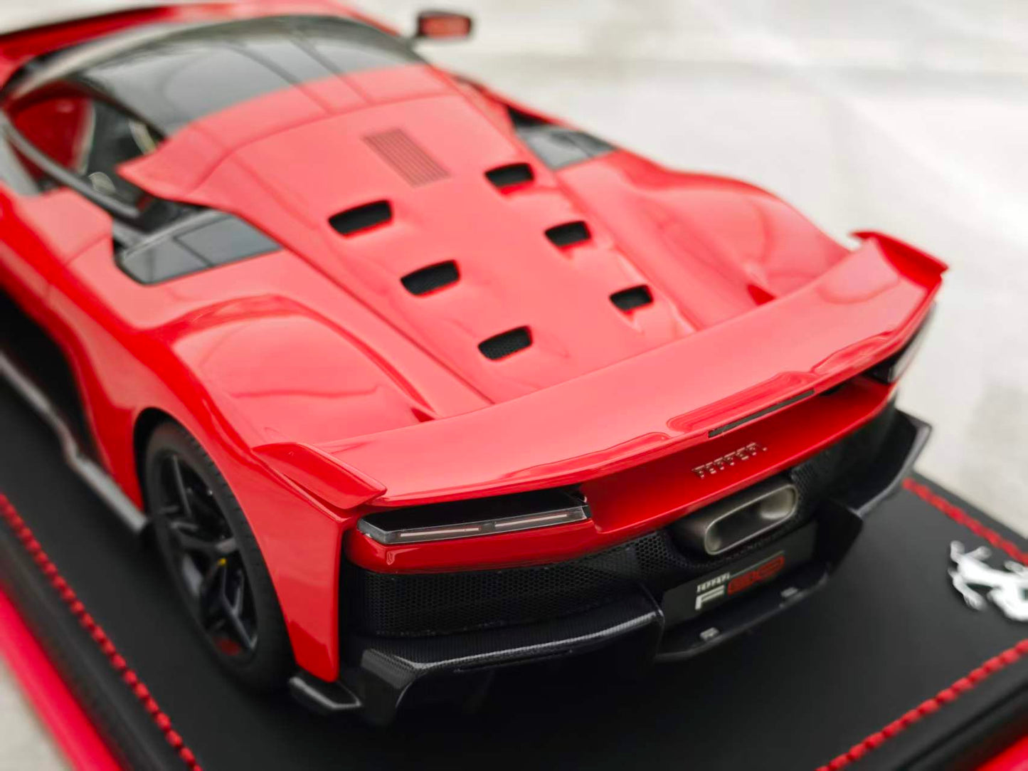 MR 1/18 Ferrari F80 Hardtop Standard Red FE045F