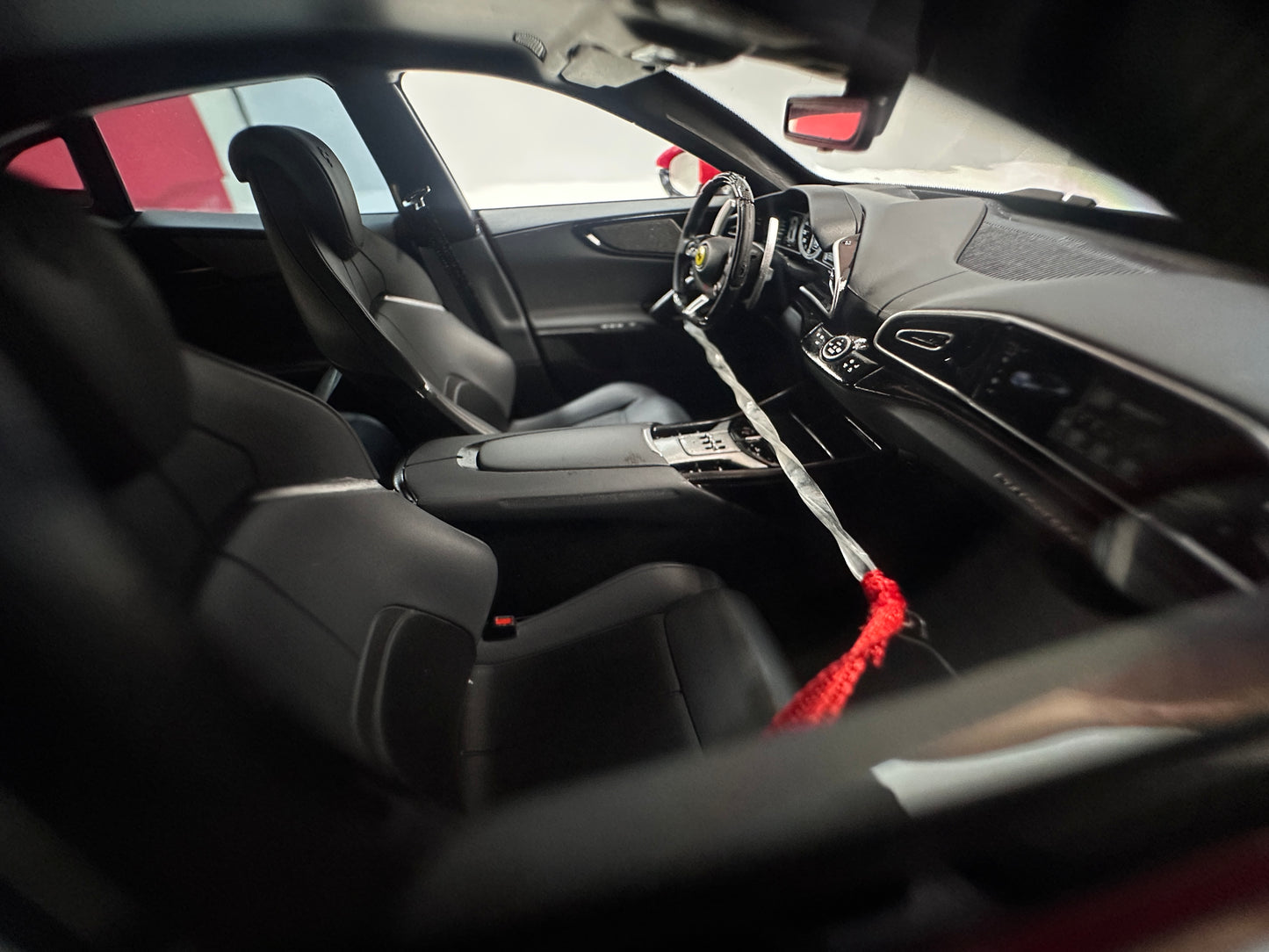 BBR 1/18 Ferrari Purosangue – Black Roof Version Carbon Fiber Base Standard Red (HE180052ACH)