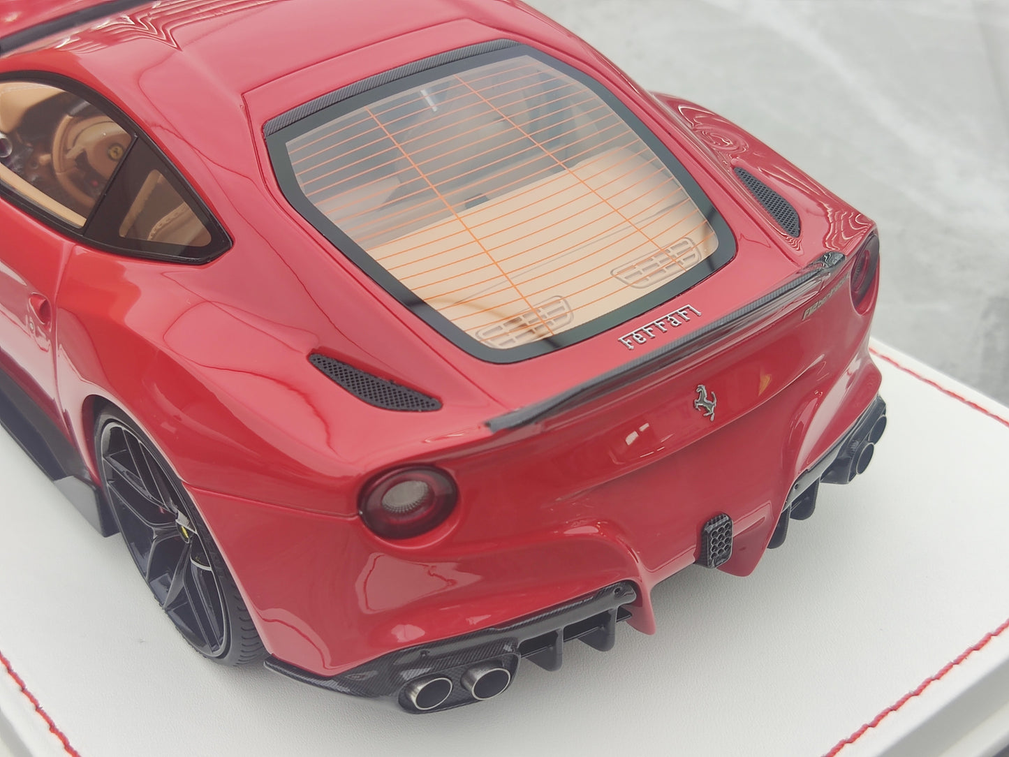 RUNNER 1/18 Ferrari F12 DMC Red Limited Edition Simulation Model Car JM-RNR001