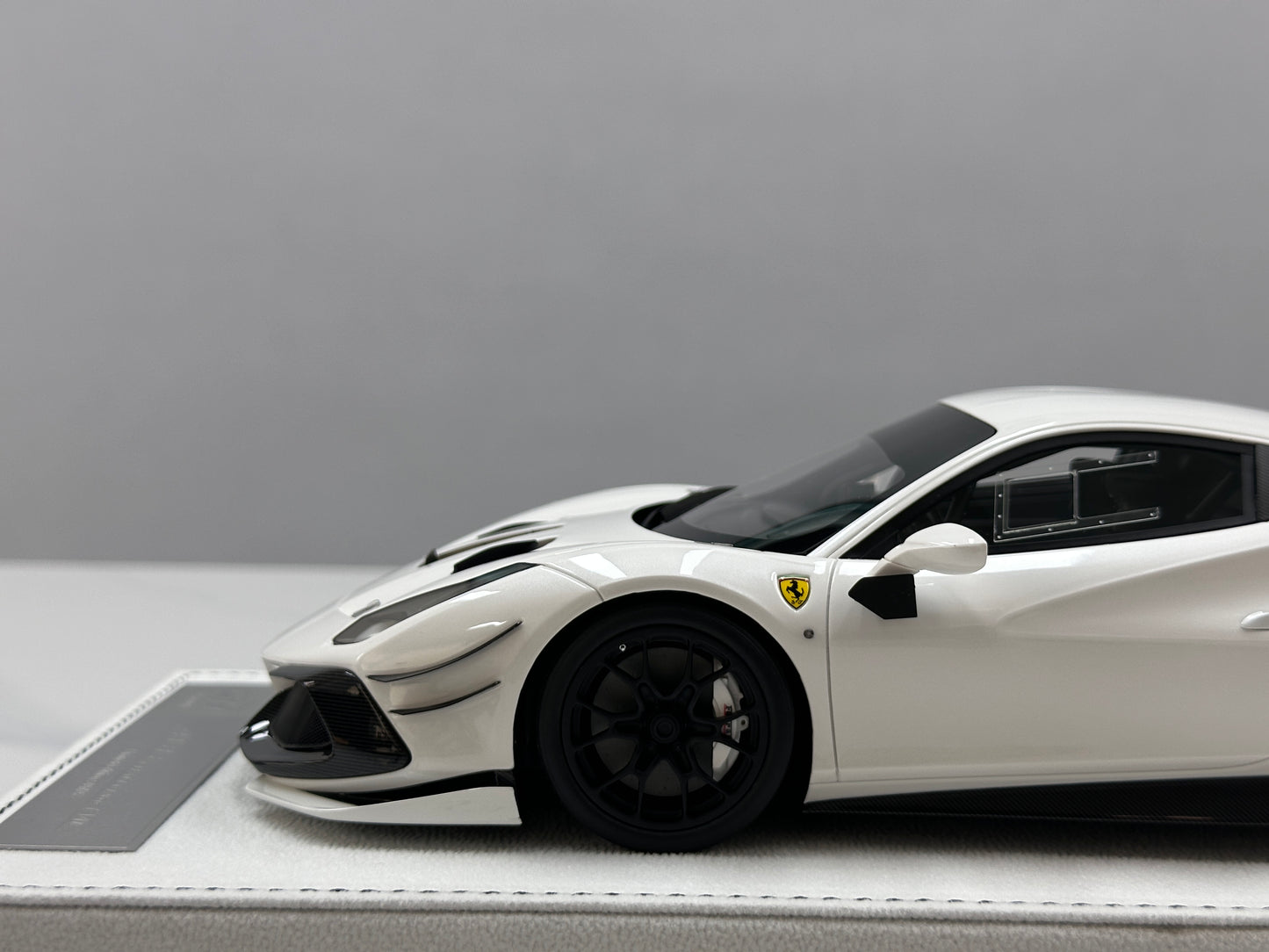 GH MODEL 1/18 Ferrari 488 Challenge Evo Pearl White GH021