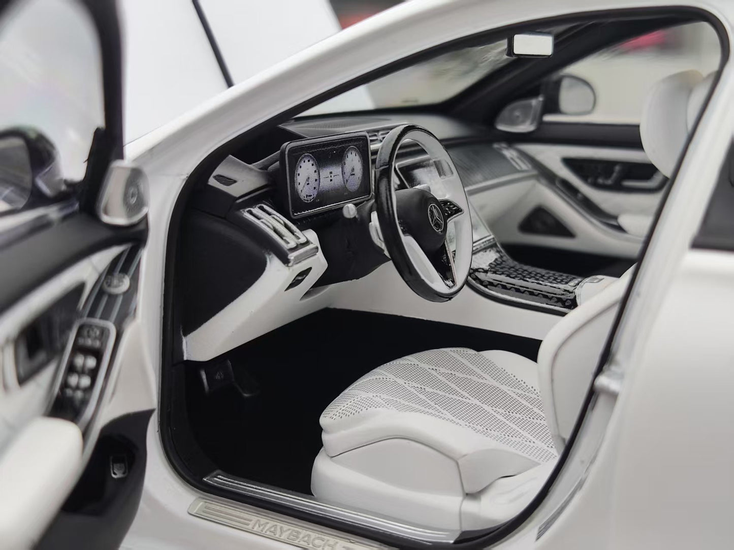 Almost Real 1/18 Mercedes-Maybach S-Class Night Series Matte White 802142