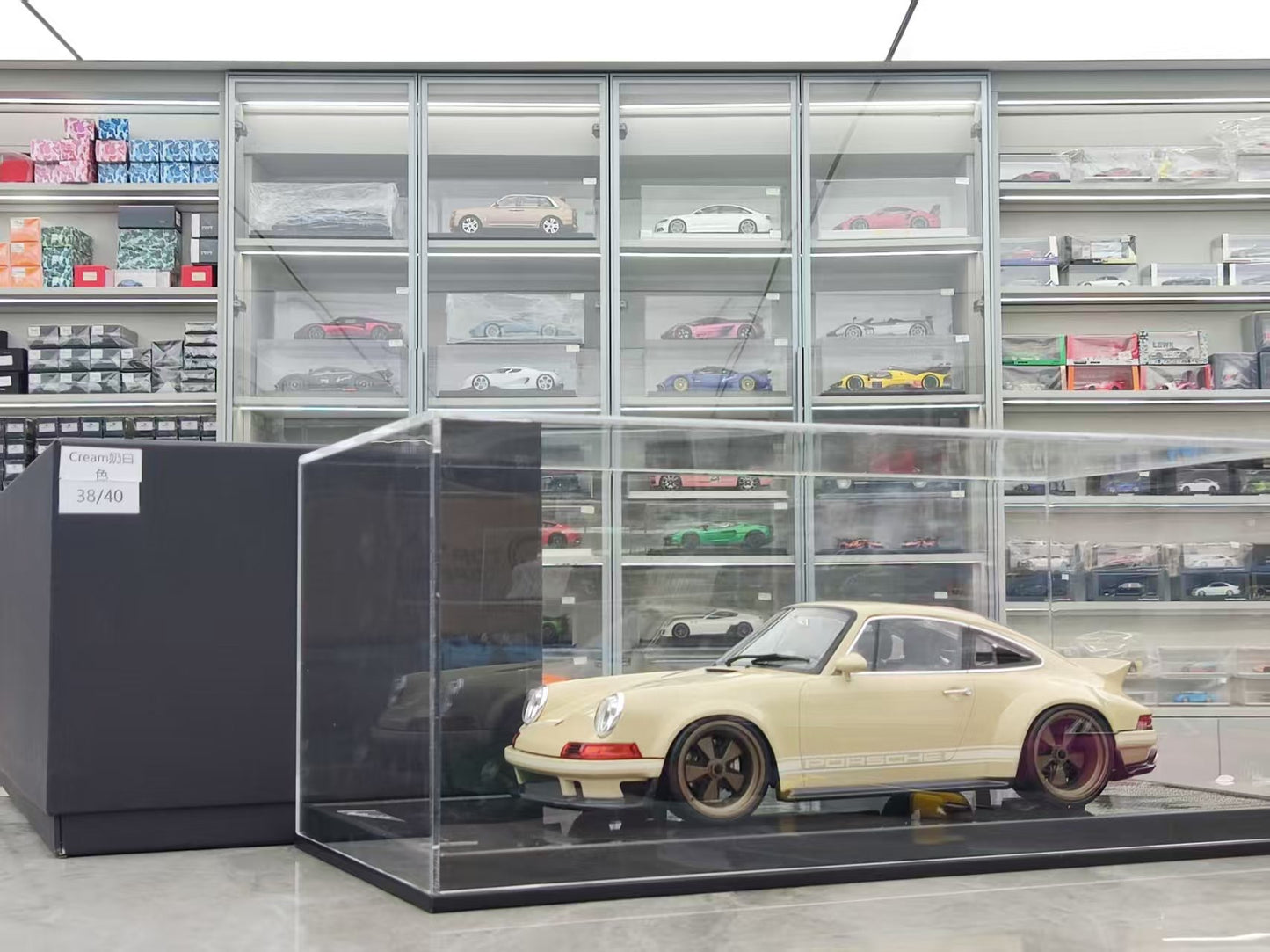 IVY 1/12 Porsche Singer DLS, Cream White SM-IVY002