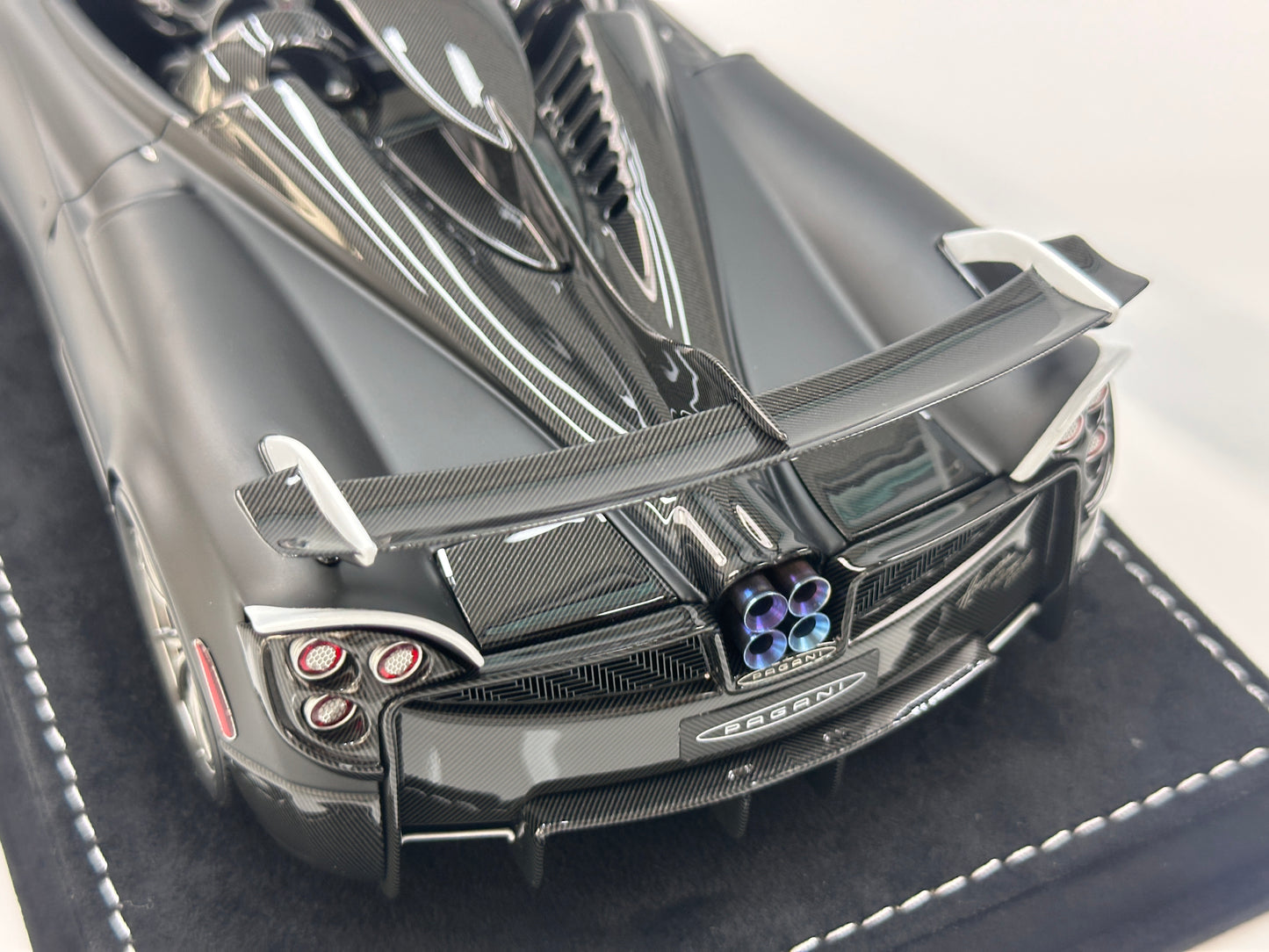 HH Model 1/18 Pagani Huayra Matte Black Carbon HH663
