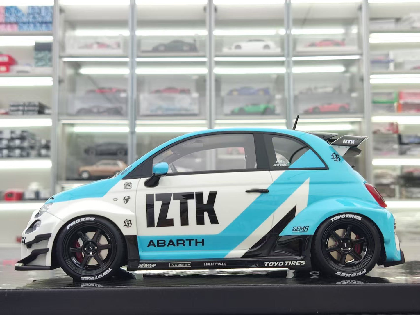 VIP 1/18 Abbas 595 Tiffany Blue VIP182