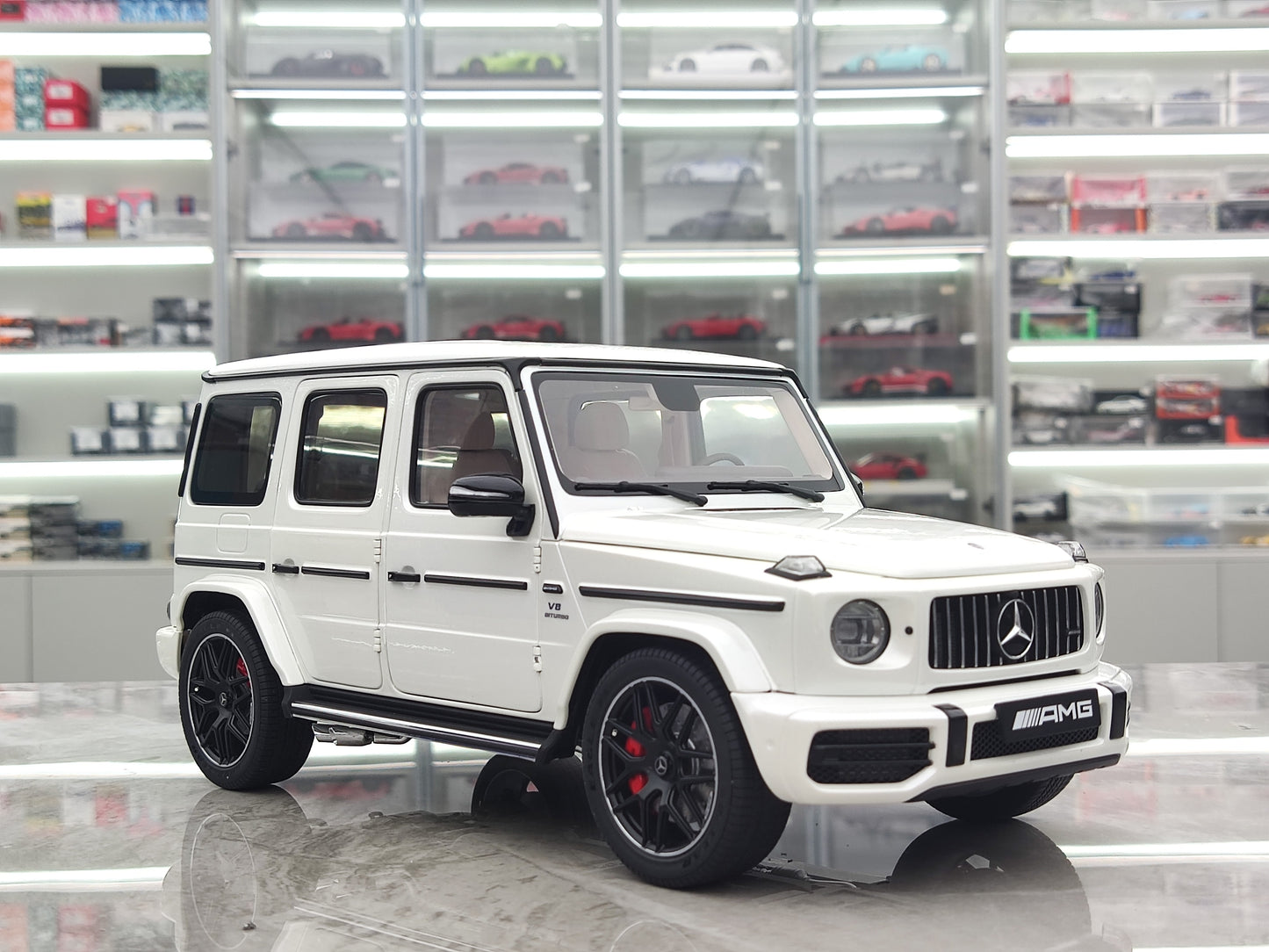 AUTO Art 1/18 Mercedes-Benz AMG G63 2019 Metallic White Simulation Model Car 76356