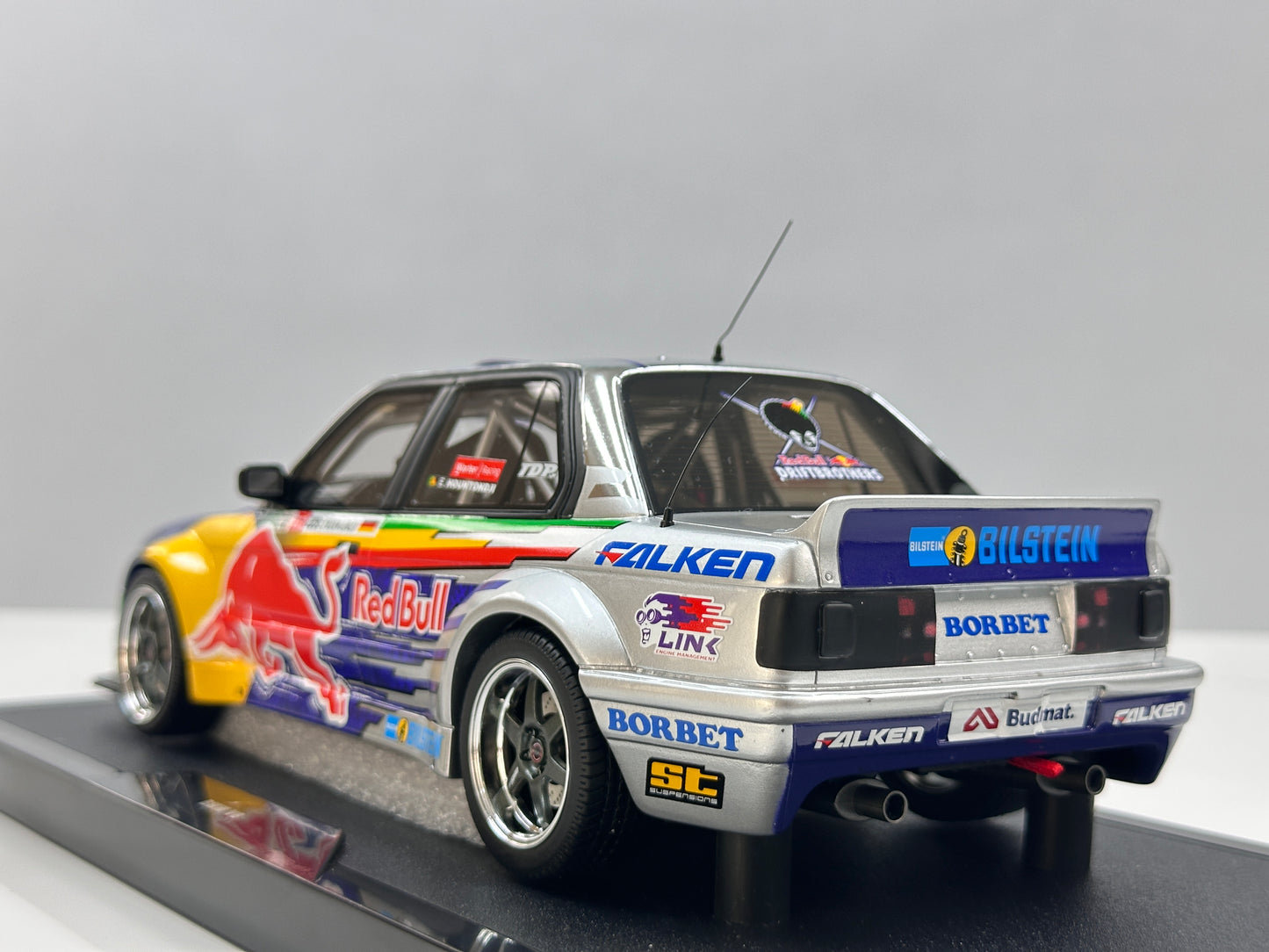 OTTO 1/18 BMW E30 V8 DRIFT Purple Livery OT486