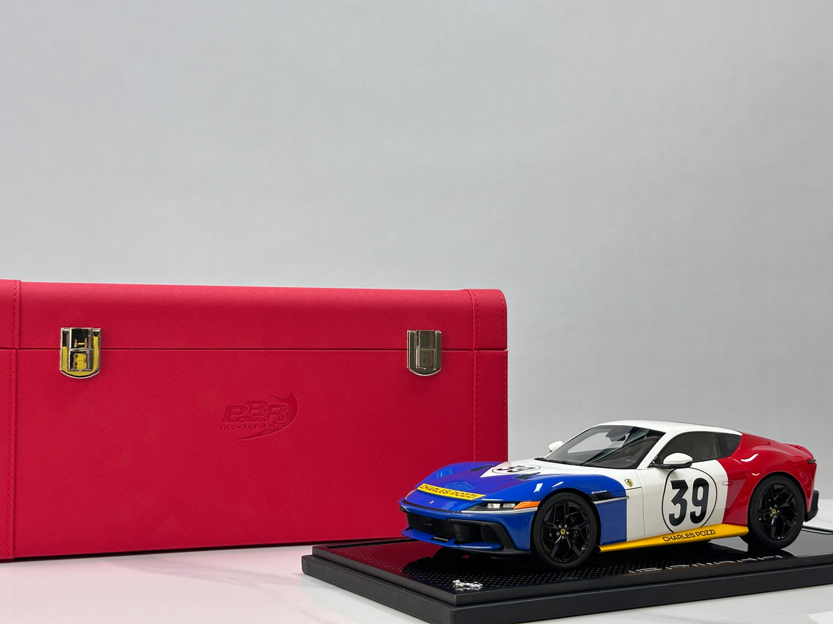 BBR 1/18 Ferrari 12Cilindri Coupé (Special Edition) with Luggage Set – Red/White/Blue – P18248LMST