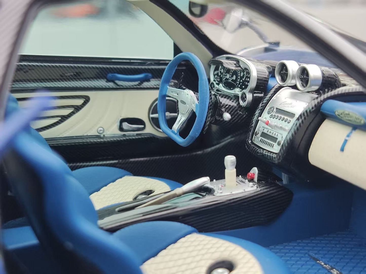 Almost Real 1/18 Pagani Zonda Tricolore Blue Carbon 850620001