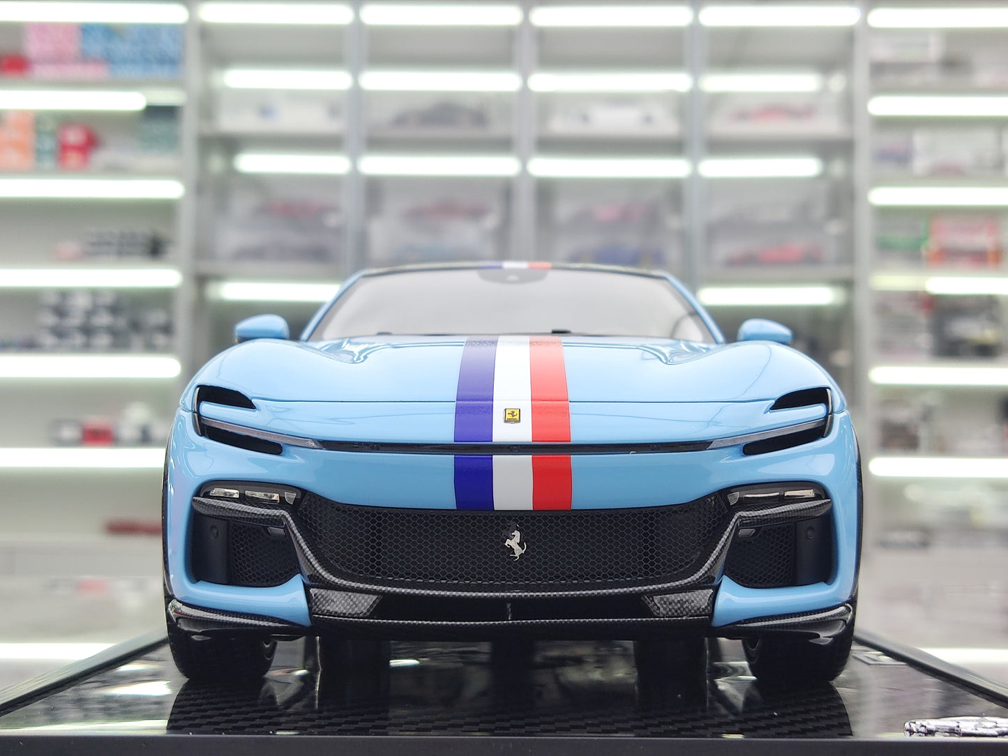 BBR 1/18 Ferrari Purosangue Plata Blue P18219AL