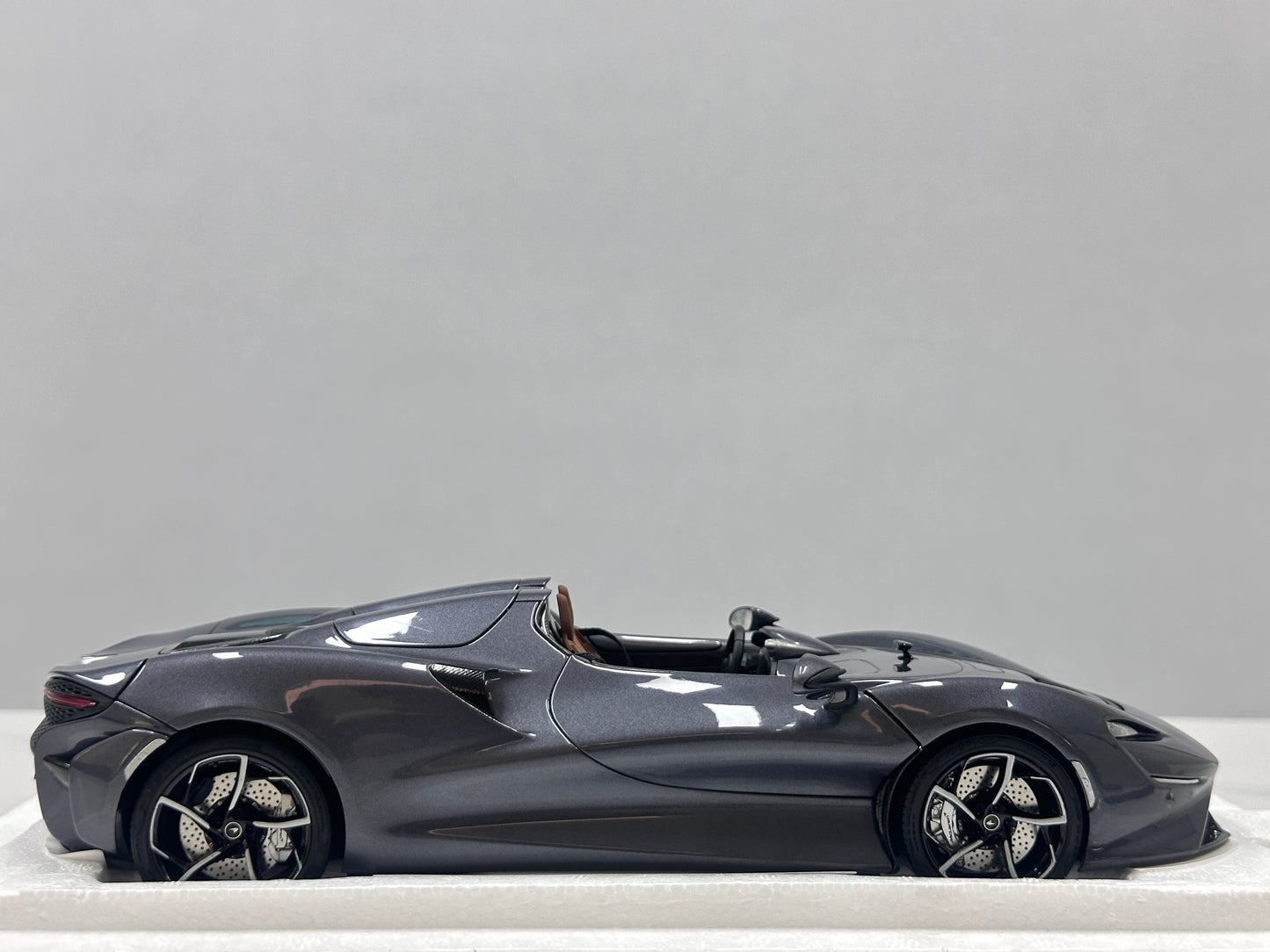 LCD 1/18 McLaren Elva Diecast Model – Metallic Grey (LCD18015-HGM)