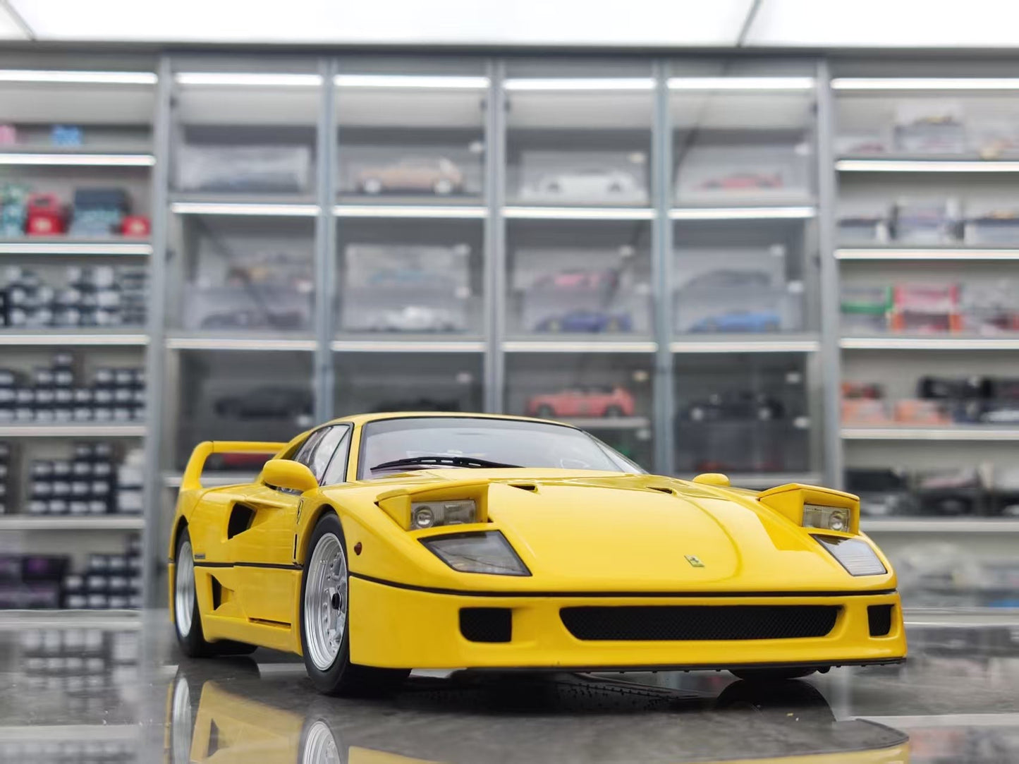 Kyosho 1/18 Ferrari F40 Yellow Alloy Fully Open 08416Y