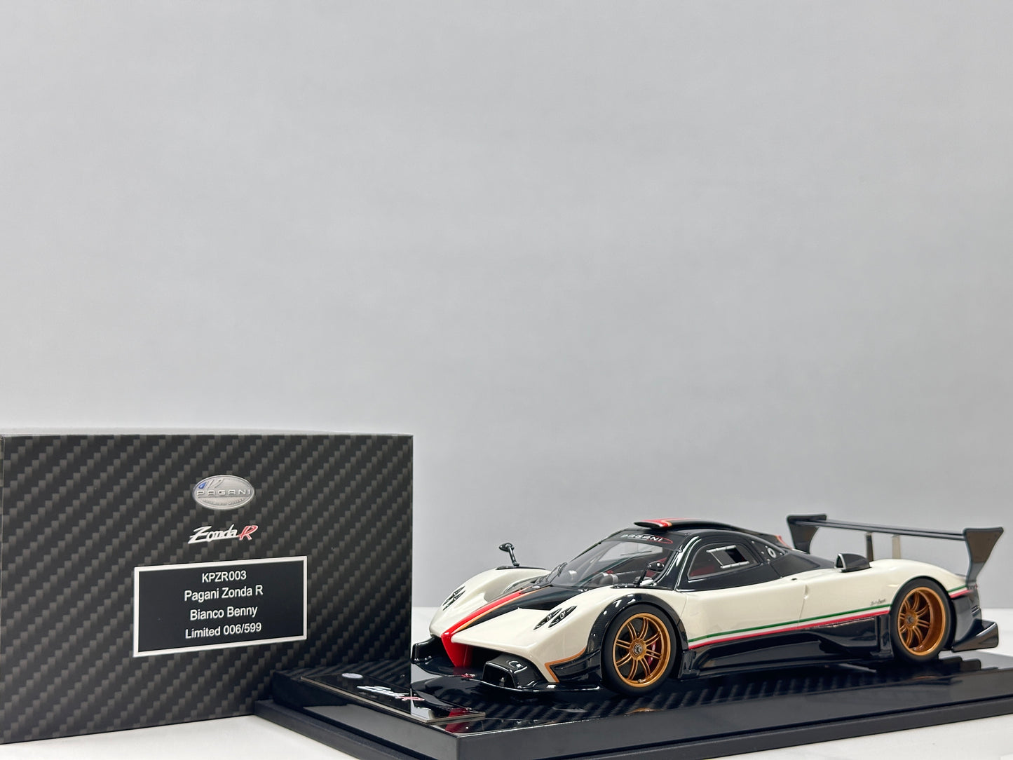 KASH MODEL 1/18 Pagani Zonda R Warm Pearl White KPZR003