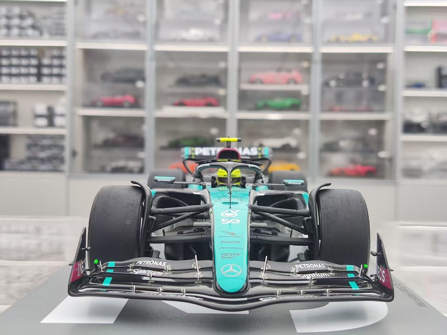 SPARK 1/18 Mercedes AMG F1 W15 2024 Singapore Grand Prix #44 Blue Livery 18S667