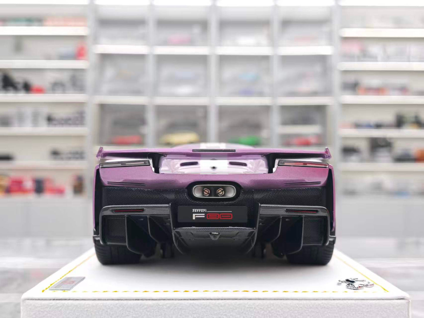 MR 1/18 Ferrari F80 Special Edition 30th Anniversary Purple FE045BN1