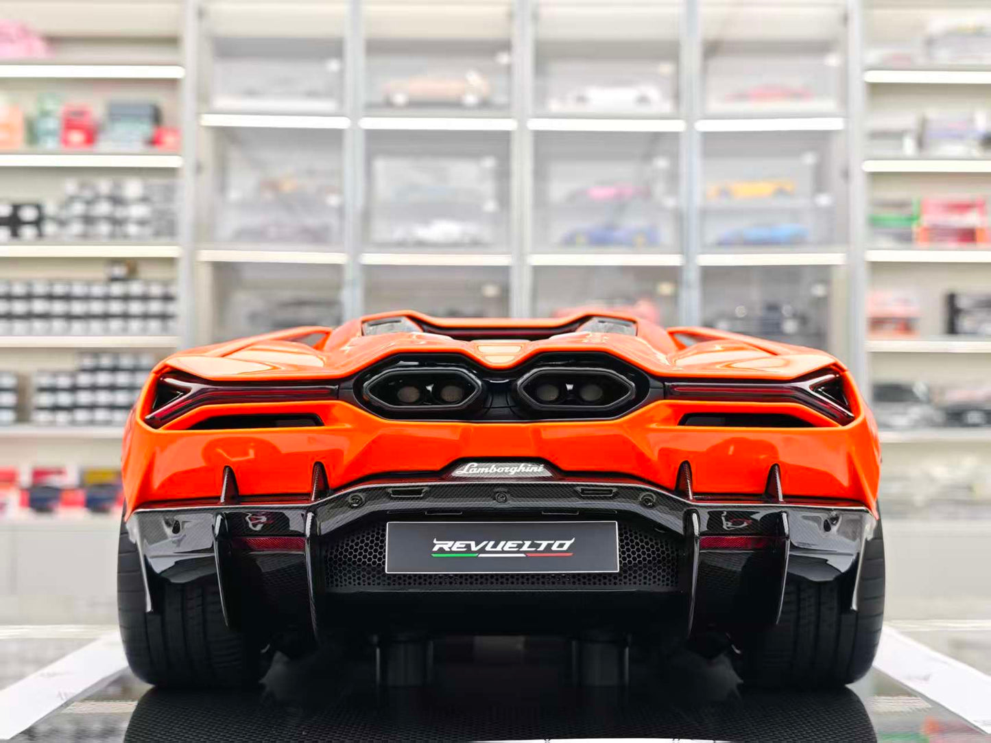 Amalgam 1/8 Lamborghini Revuelto Orange M6299-SC1