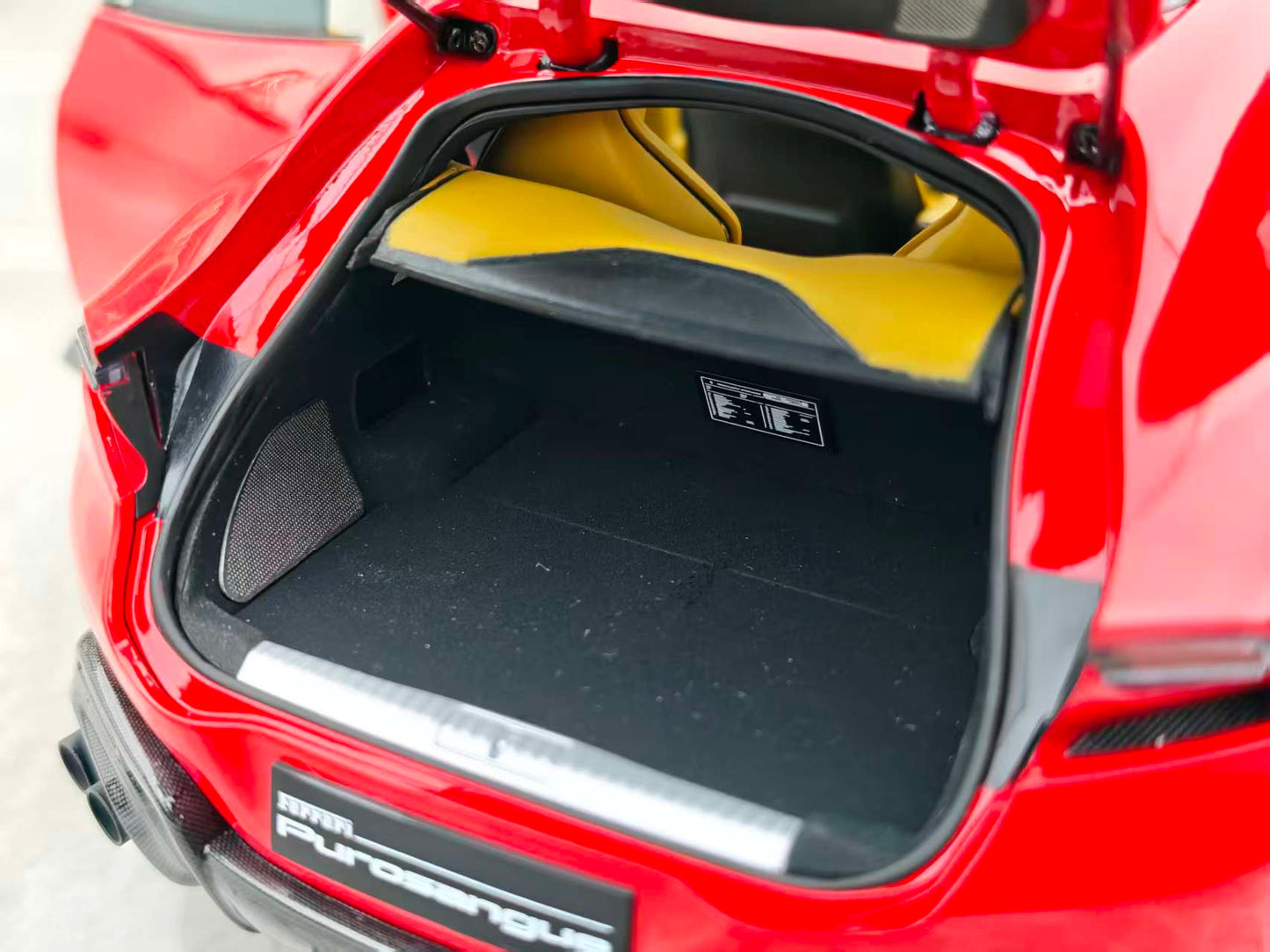 BBR 1/18 Ferrari Purosangue with Panoramic Sunroof, Standard Red (HE180053B)