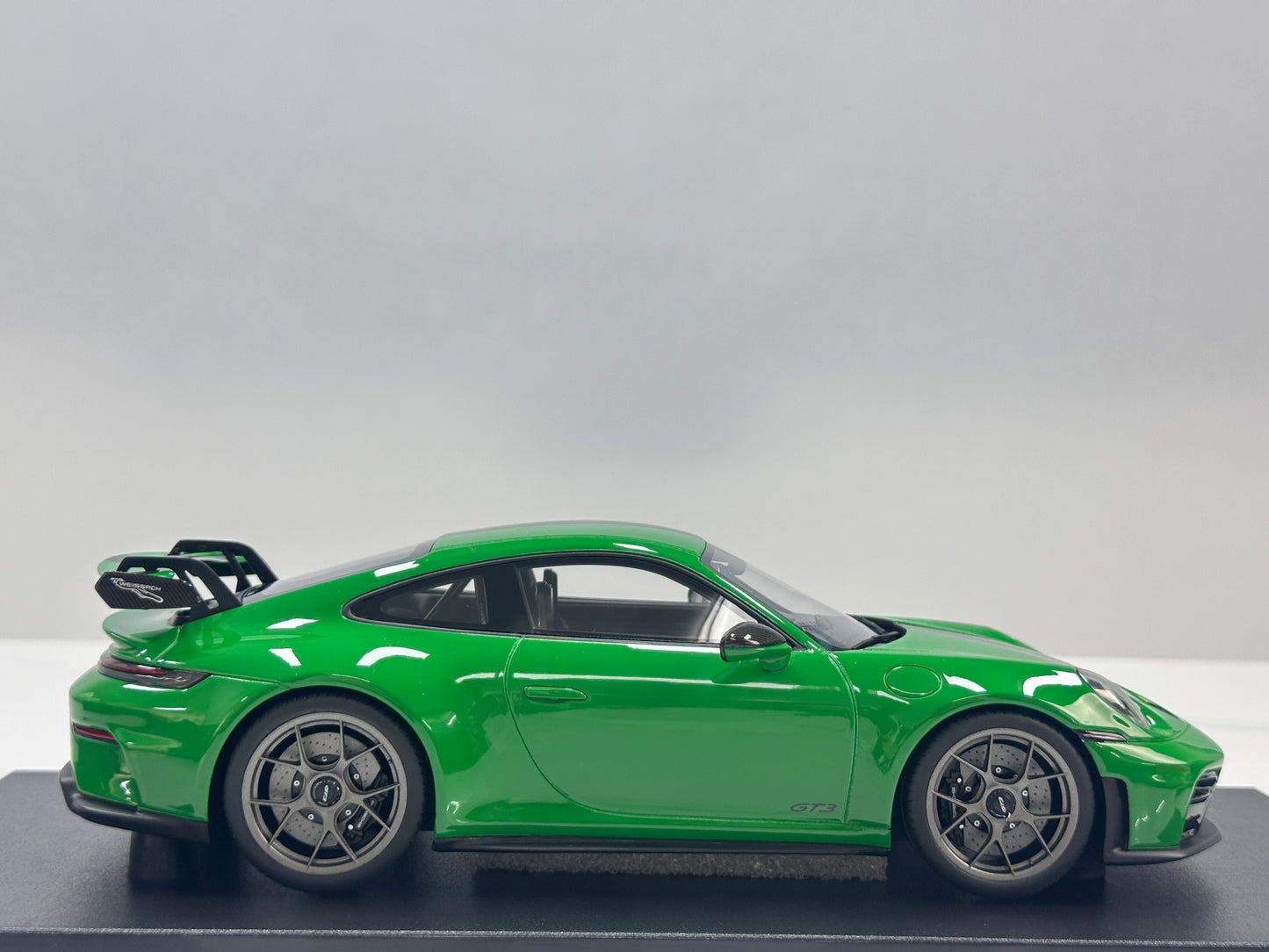 GT Spirit 1/18 Porsche 911 [992.2] GT3 WP Green GT576