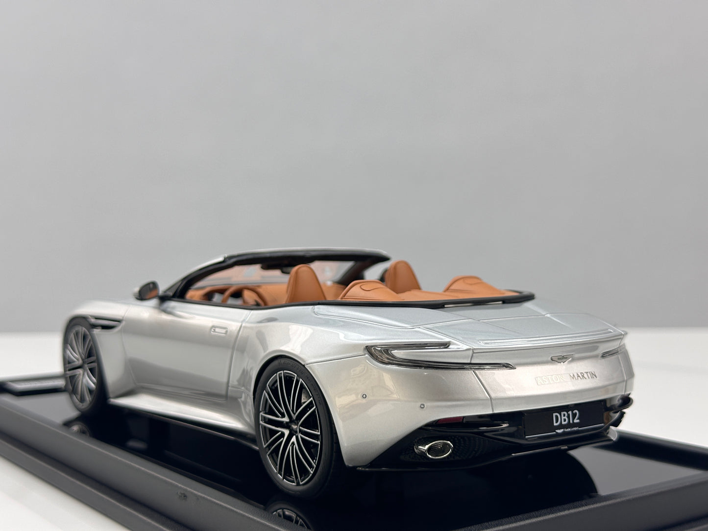 Xiaoguang Model & MotorHelix 1/18 Aston Martin DB12 Volante Convertible – Lightning Silver (MH387)