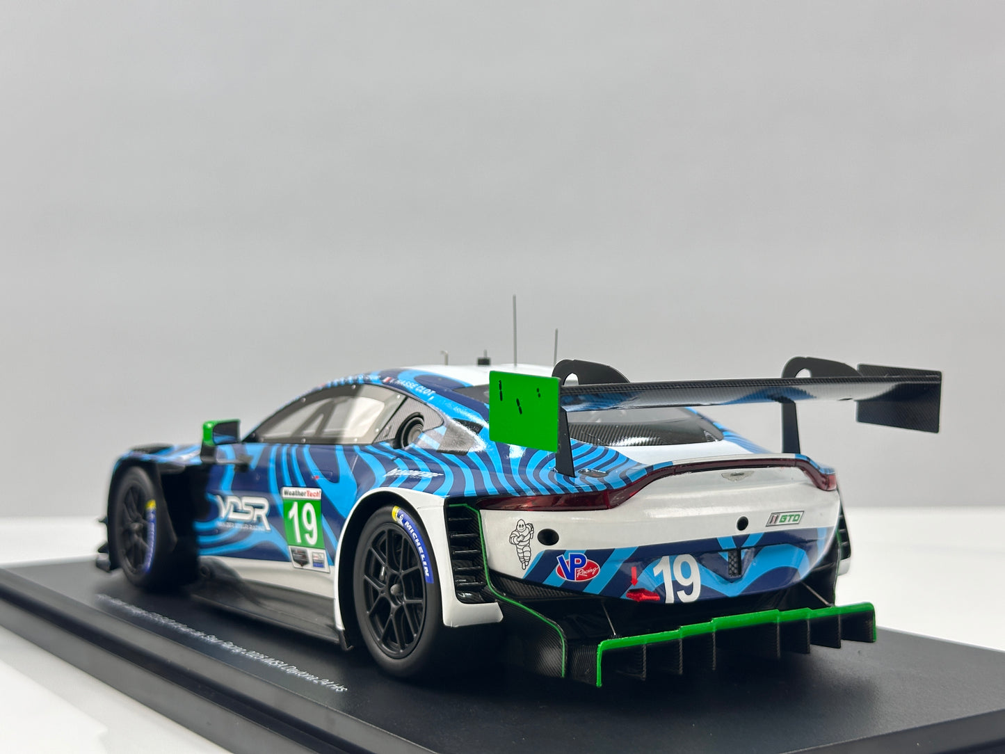 Topspeed 1/18 Aston Martin Vantage GT3 Evo – White & Blue Livery (TS0709)