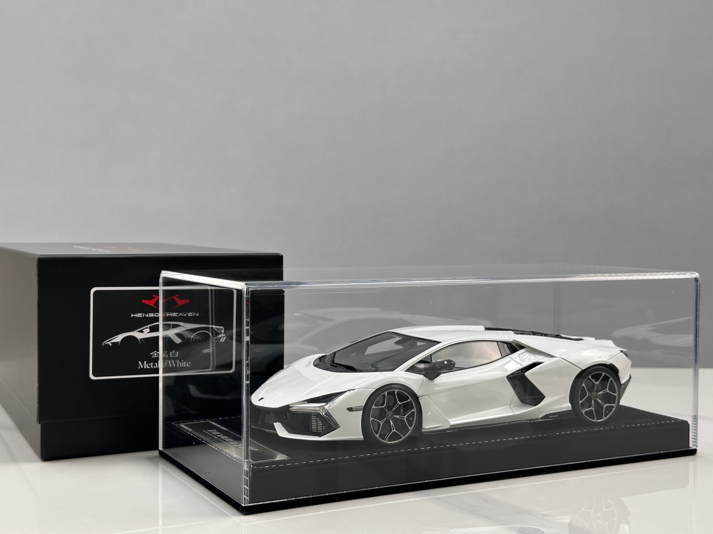 HH Model 1/18 Lamborghini Revuelto Metallic White HH616