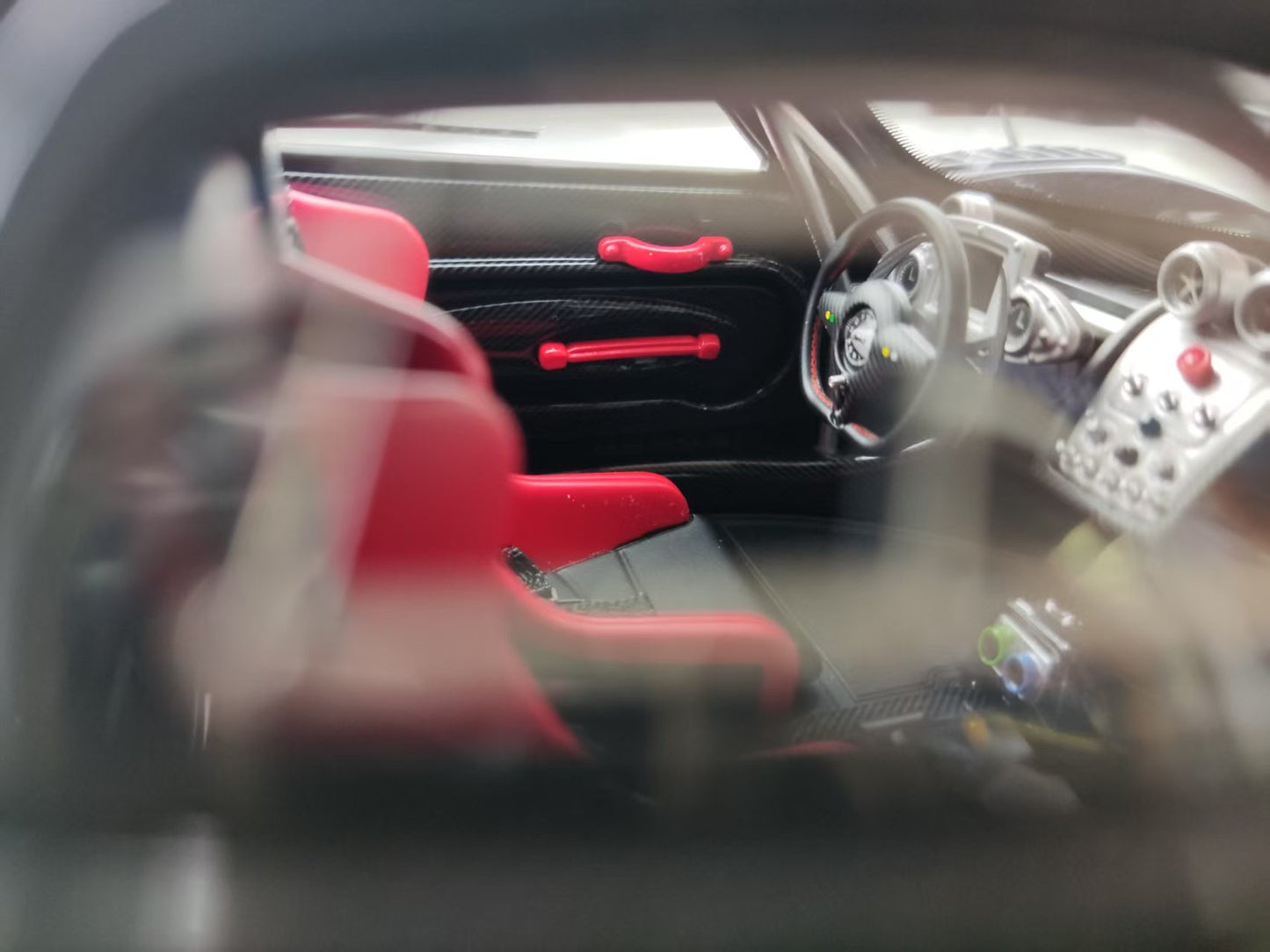 HH Model 1/18 Pagani Zonda R & Evolution Specials Black Carbon HH456