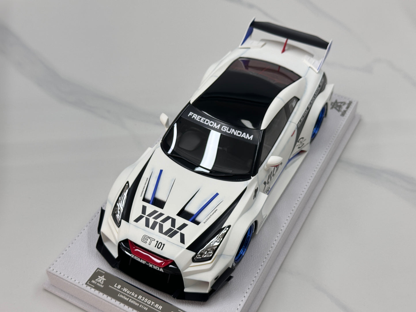 BBA MODEL 1/18 Nissan GTR 35GT-RR Gundam livery BBA062