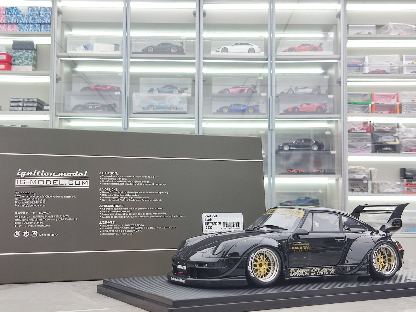 Ignition Model 1/18 Porsche RWB 993 Black IG3625