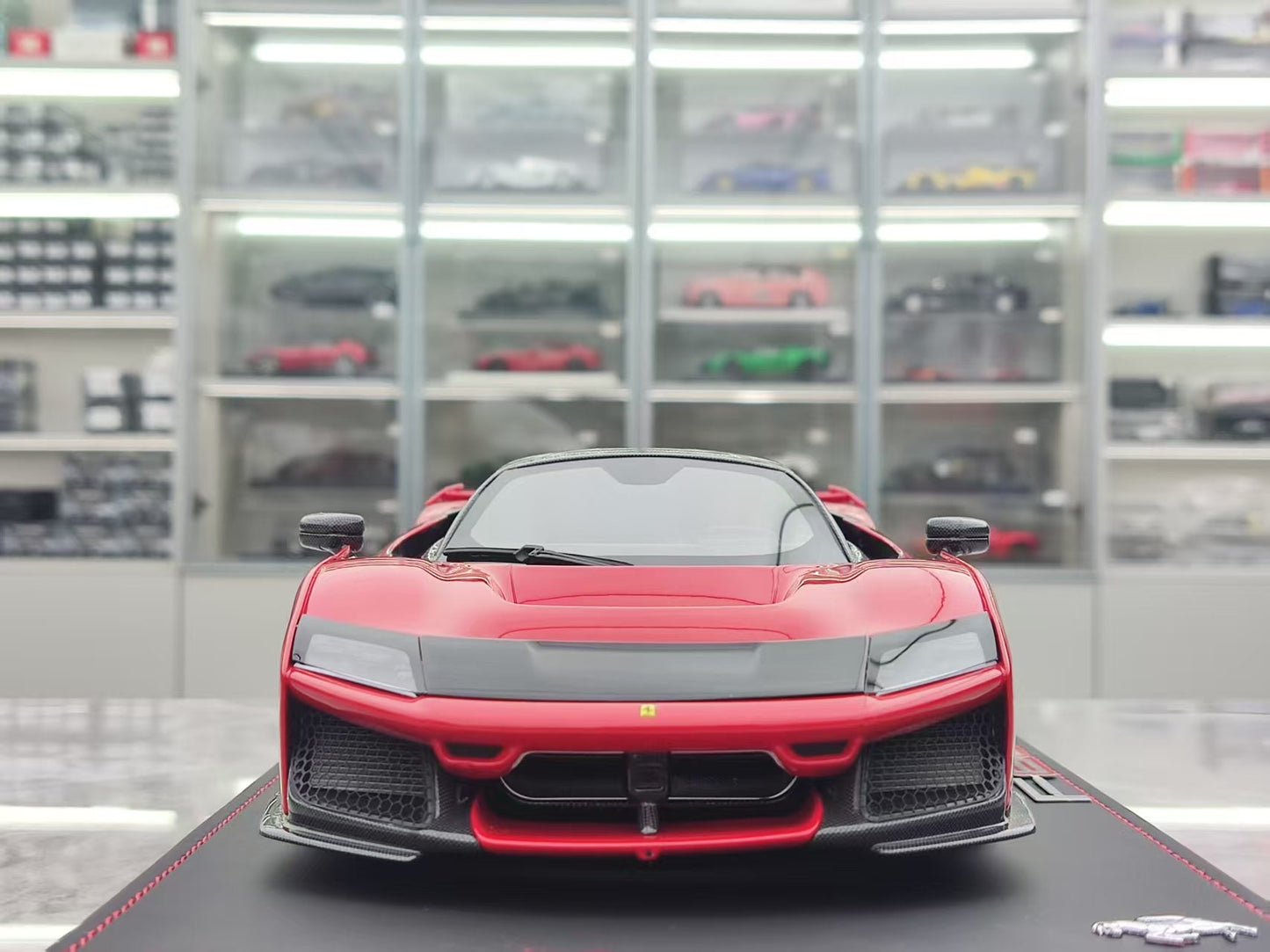 BBR 1/18 Ferrari F80 Leather Base Standard Red/Silver Carbon Fiber Wheels P18253A1