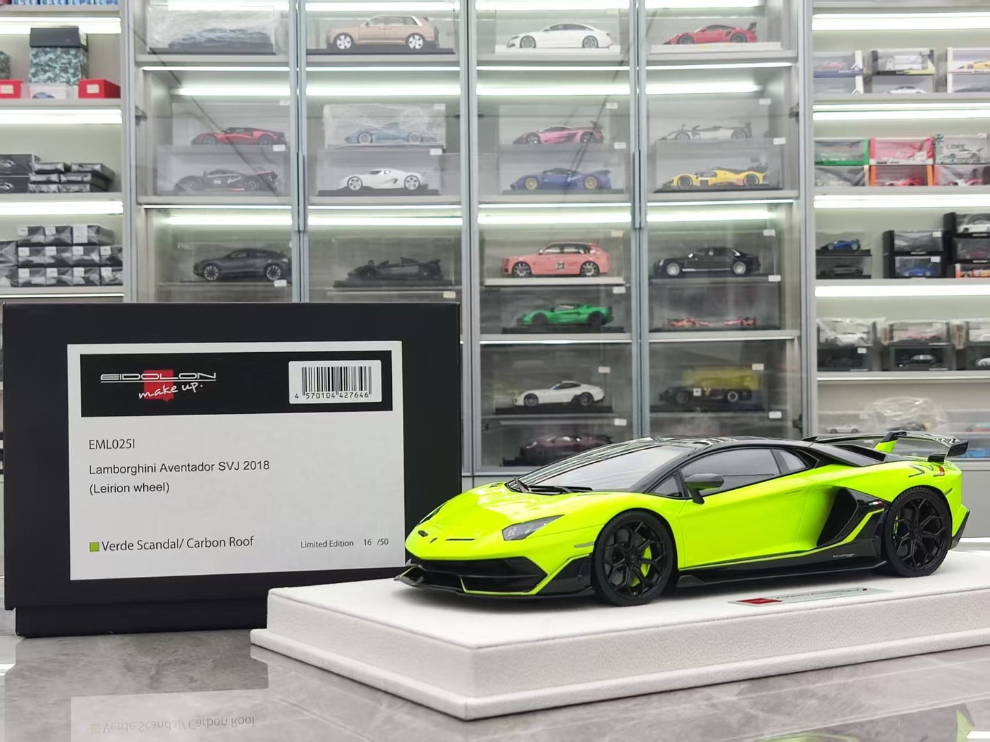 MAKEUP 1/18 Lamborghini Aventador SVJ Green EML025I