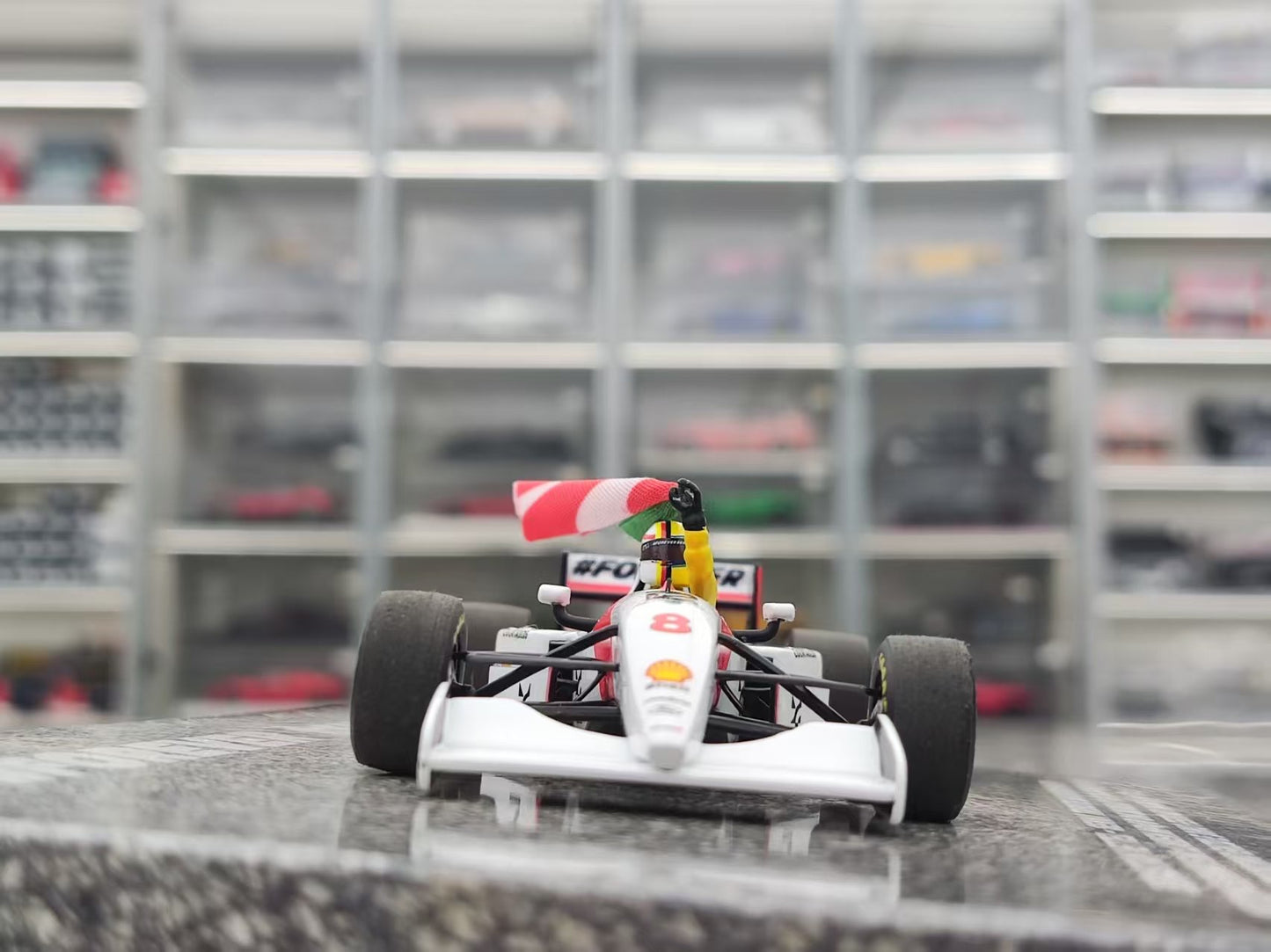 MINICHAMPS 1/43 McLaren FORD MP4/8 - SEBASTIAN VETTEL - Includes figure and flag, red and white livery 530934305