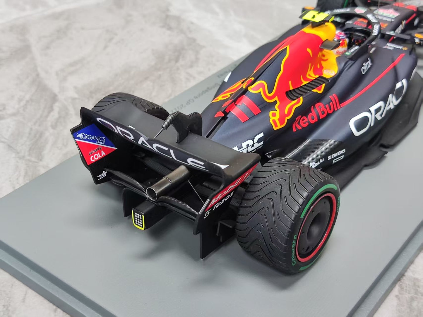 SPARK 1/18 Oracle Red Bull Racing RB18 (18S778)