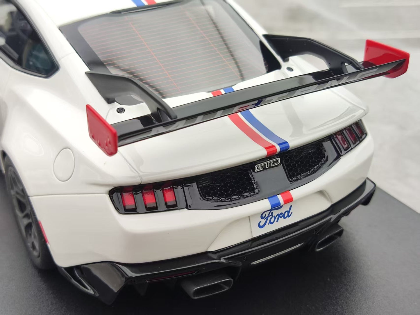 GT Spirit 1/18 Ford Mustang GTD "Spirit of America" Performance, White GT956