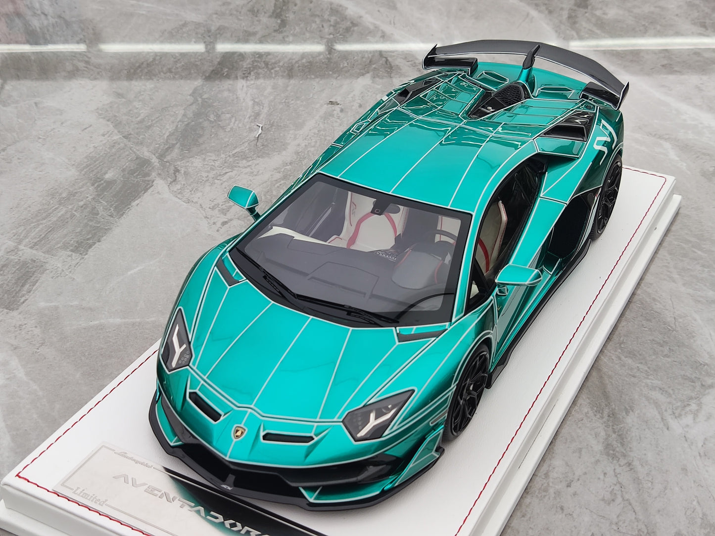 CE 1/18 Lamborghini SVJ Fluorescent Limited Edition Car Model