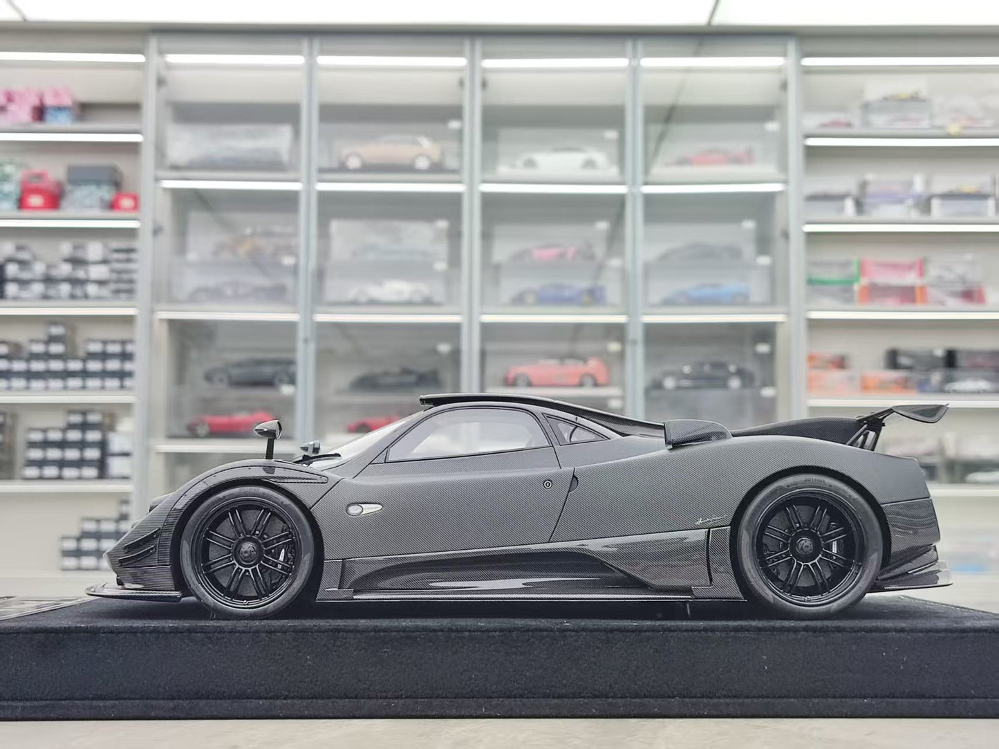 HH Model 1/18 Pagani Zonda Specials Absolute HH556